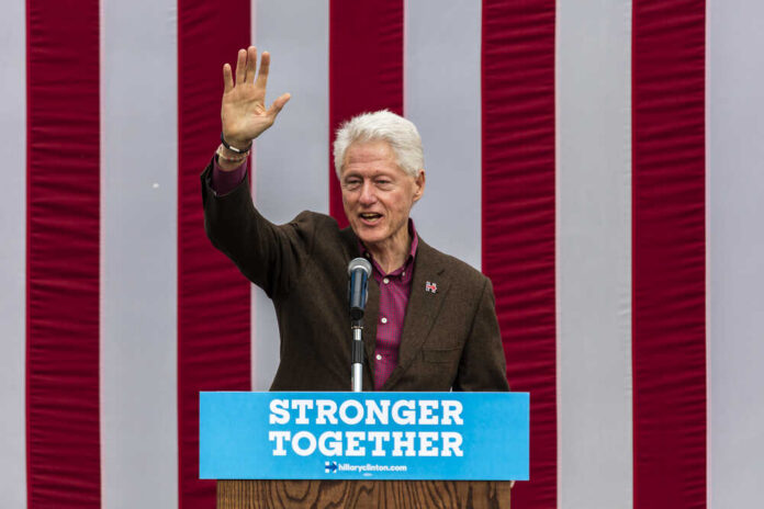 Keene,,New,Hampshire,-,October,17,,2016:,Former,U.s.,President Bill Clinton